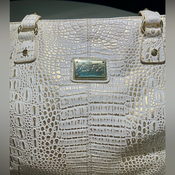 MARC FISHER Tote bag, approx 17”W x 13”H x 4”, White/gold Alligator look PVC - Picture 5 of 15